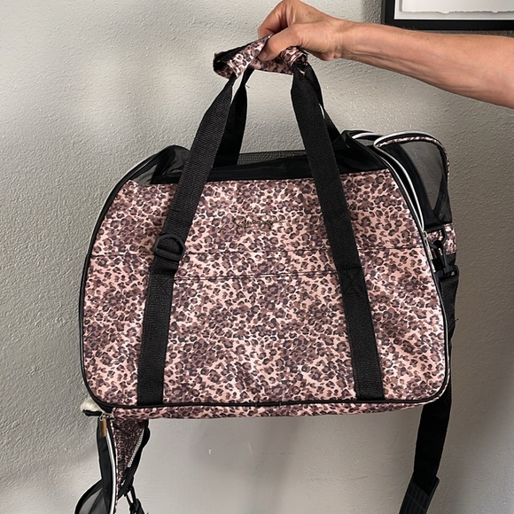 Jessica Simpson medium dog carrier. Never used! My loss is your gain! - Picture 2 of 5